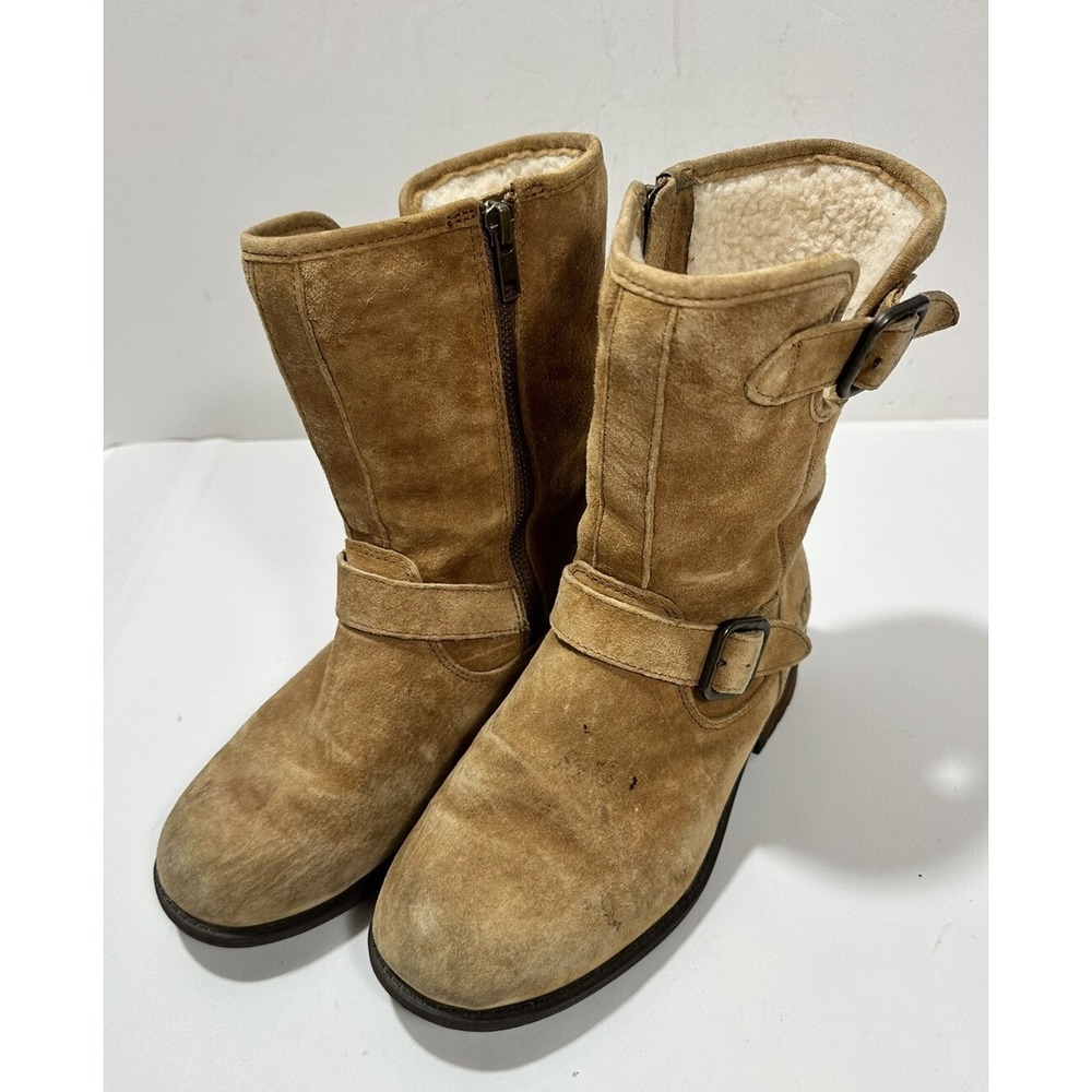 UGG Chaney Sz 6 Camel Suede Wool Lined Buckled Zip Stacked Heel Biker Boots